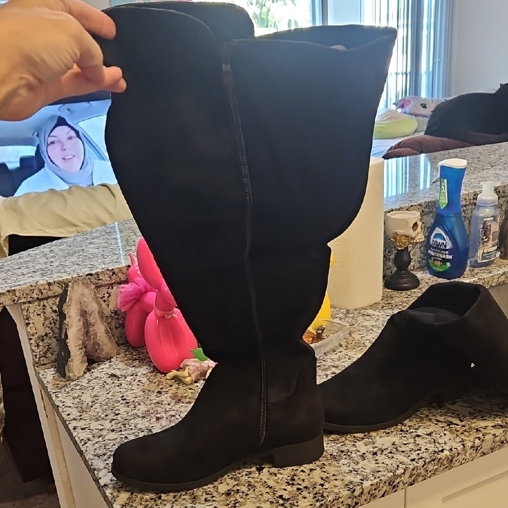Torrid Black Over-the-Knee Boots Sleek Suede Style - Picture 4 of 9